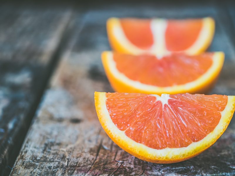 Dlaczego warto jeść pomarańcze?