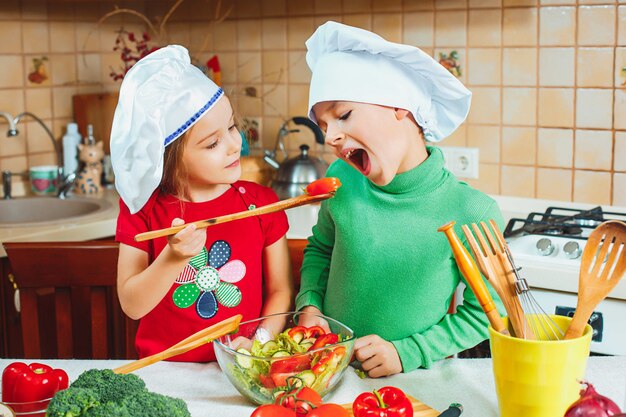 Jakie korzyści niesie ze sobą gotowanie z dziećmi?