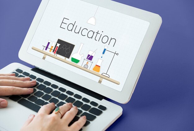 Jak rozwijać swoje kompetencje dzięki kursom online: przewodnik dla edukatorów