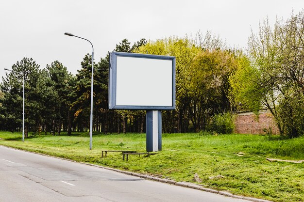 Skuteczne strategie zwiększania widoczności marki za pomocą reklamy outdoorowej w regionie Dolnego Śląska